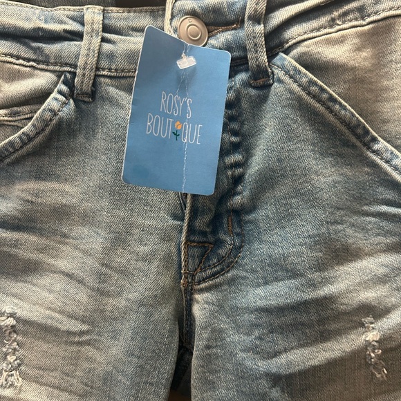 Dex Distressed Denim Shorts Cuffed Hem Size 24- Boutique Find NWT - Picture 4 of 6